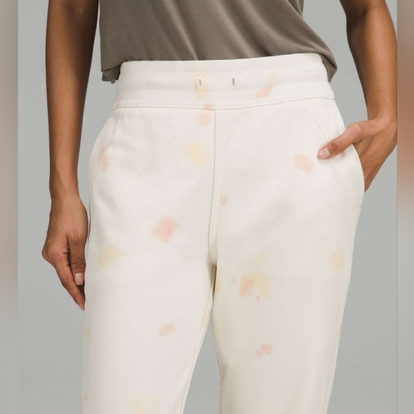 Lululemon Scuba High-Rise French Terry Jogger, 10 Cream Lemon Peach - Picture 4 of 12
